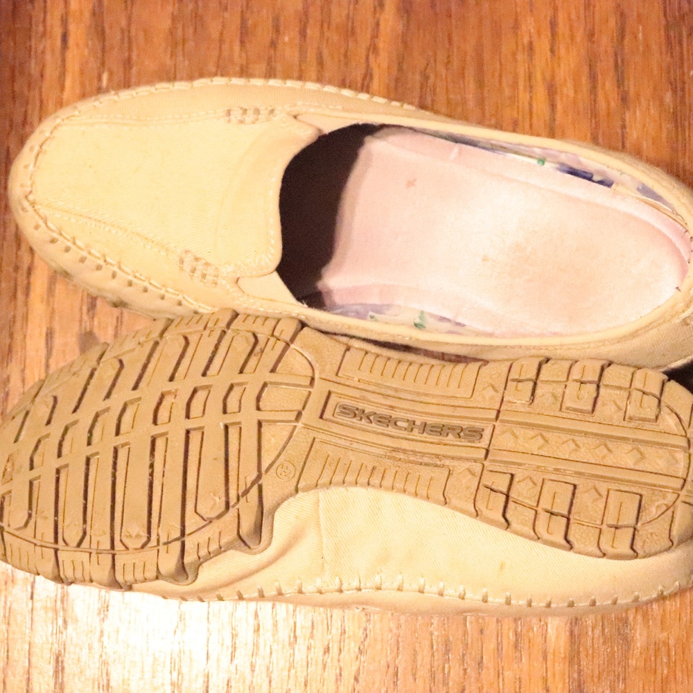 Skechers